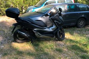 Honda forza delux 300Abs