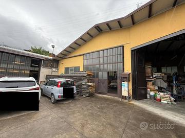 Immobile di 270 m² con 1 locale a Mandello del Lar