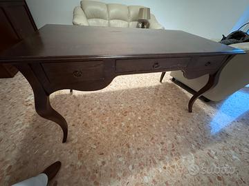 Scrivania arte povera.