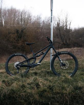 Canyon Torque CF 8 Mullet MY2024 – Pari al nuovo