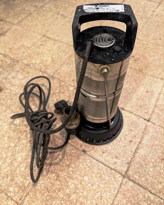 Pompa ad immersione marca Lowara