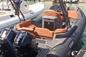 2Bar 82 pck 2 x Mercury F200 V6 - CVT Nautica