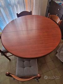 Tavolo allungabile con sedie