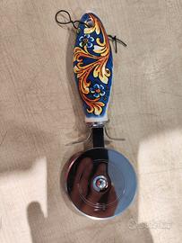 TAGLIAPIZZA in ceramica e acciaio inox, Ceramica d