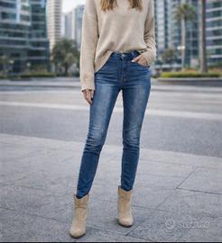 Jeans nuovi skinny vita alta