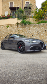 Alfa romeno giulia allestimento veloce