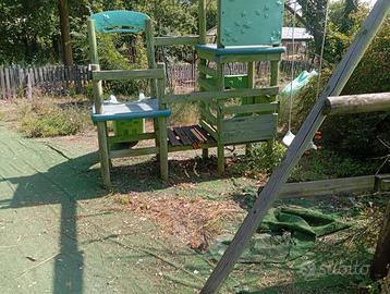 Scivolo con torre in legno