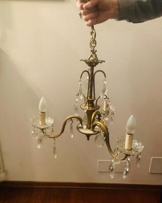 Lampadario con gocce di cristallo