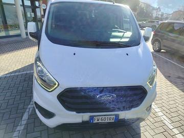 Ford transit custom 6 posti
