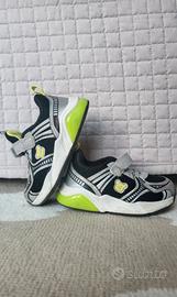 Scarpe con luci per bimbo 24