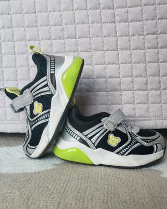 Scarpe con luci per bimbo 24