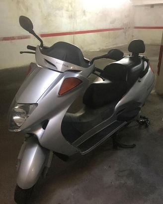 Moto HONDA FORESIGHT  250 cc.