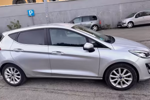FORD FIESTA CON GARANZIA  -PER NEOPATENATI