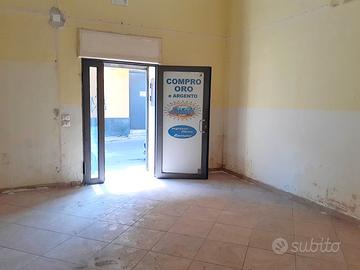Locale commerciale 40 mq con agibilità in via Roma