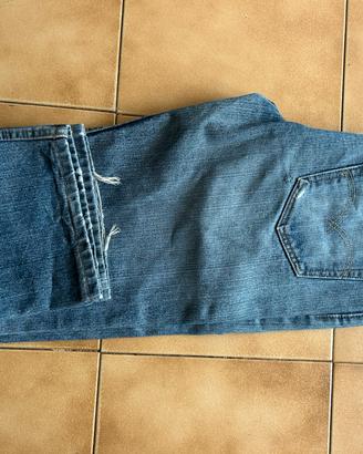 Pantaloni jeans