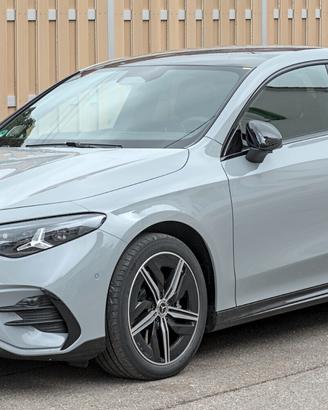 DISPONIAMO DI RICAMBI AUTO mercedes cla w174 w178 