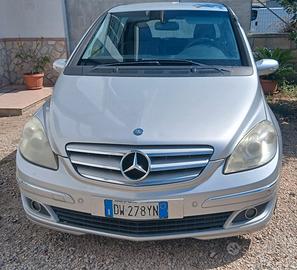 Mercedes b180 