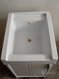 Lavabo in plastica