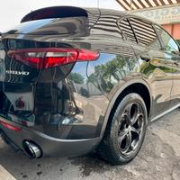 Alfa Romeo stelvio sport tech q4