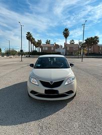 Lancia Ypsilon 1.2 Benzina Gold