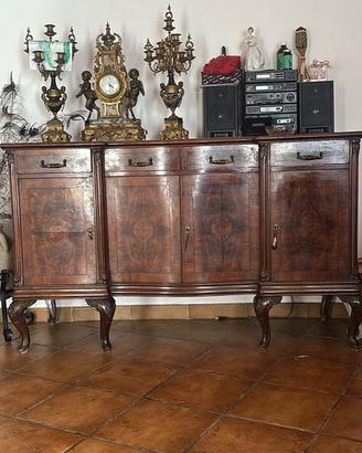 Credenza in stile chippandale