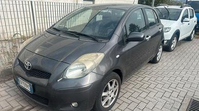 Yaris 1.3benzina sol funzionante ma 3 pistone bloc