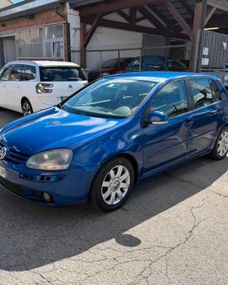 Volkswagen Golf 1.6 16V FSI 5p. Sportline