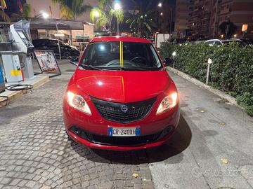 Lancia Ypsilon 1.0 hybrid 2024 Garanzia Ufficiale
