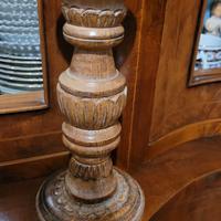 candelabro in legno intarsiato