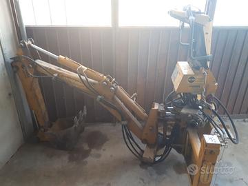 Retroescavatore DUMBO 220A