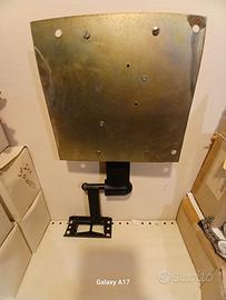 piastra con braccio allungabile porta TV