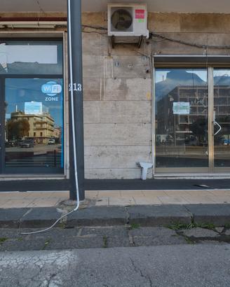 Piazza Cairoli - Locale Commerciale di 200 mq