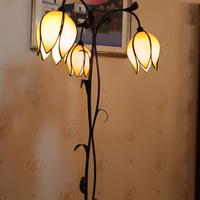 Lampada da Terra in stile Tiffany Liberty