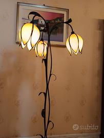 Lampada da Terra in stile Tiffany Liberty