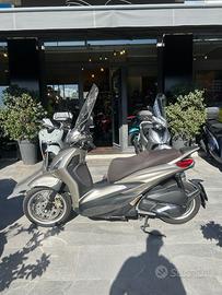 Piaggio Beverly 300 - 2024