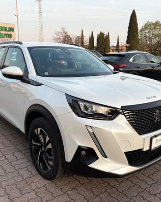 PEUGEOT 2008 1.5 HDI FULL OPTIONAL SI NEOPATENTATI