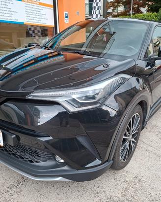 Toyota C-HR 5 Porte C-HR 1.8h Lounge 2wd e-cvt uni