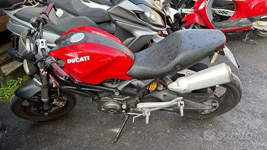 Ducati Monster 696