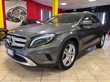 MERCEDES-BENZ GLA 180 d Automatic Sport ** KM CE