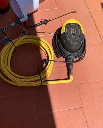 Pompa aspira acqua