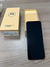 Motorola Razr 40 - 8 GB + 256 GB - Cream - Smartph