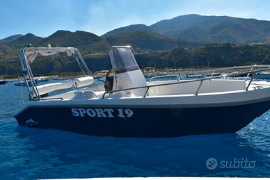 Barca con motore Suzuki 