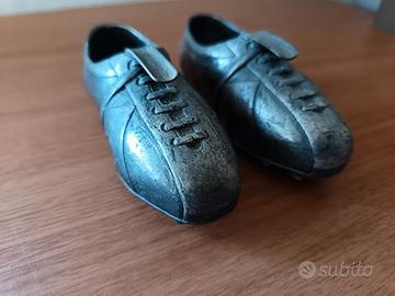 Vecchie Scarpe da Calcio in Peltro 