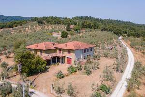 Porzione di Bifamiliare con terreno ARV/273