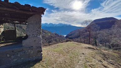 Fabbricato agricolo rustico con terreno