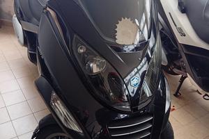 piaggio MP3 250