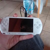 Psp bianca per pezzi di ricambio