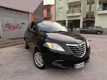 Lancia Ypsilon 1.2 69 CV Unyca