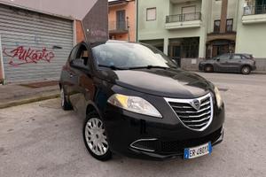 Lancia Ypsilon 1.2 69 CV Unyca