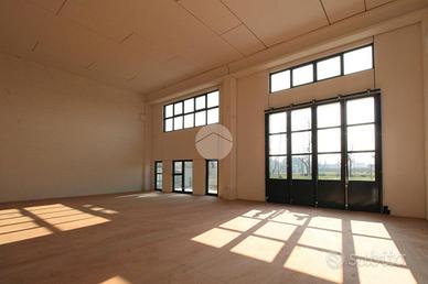 CAPANNONE A RIVOLTA D'ADDA